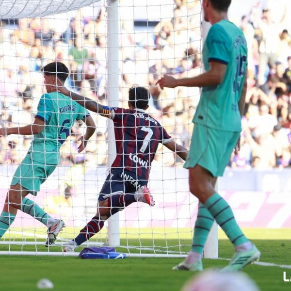Gol de Brugué (Levante, 2 - Barcelona, 3)