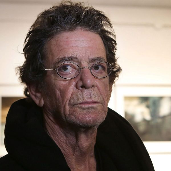 Lou Reed : de l'hôpital psychiatrique à la légende du rock, une vie de blessures et de génie